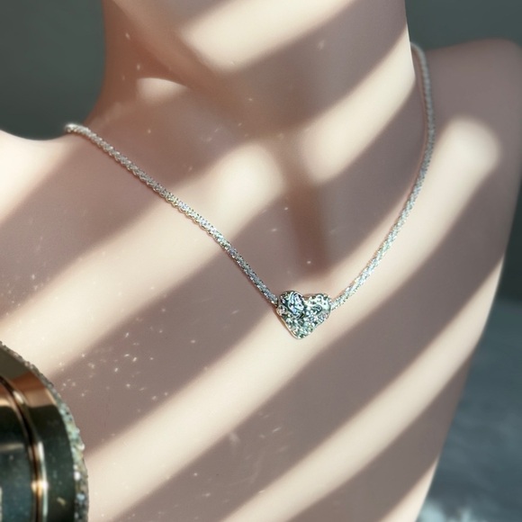 🤍 Elegant S925 Silver Heart Pendant Necklace 🤍 - Picture 7 of 10